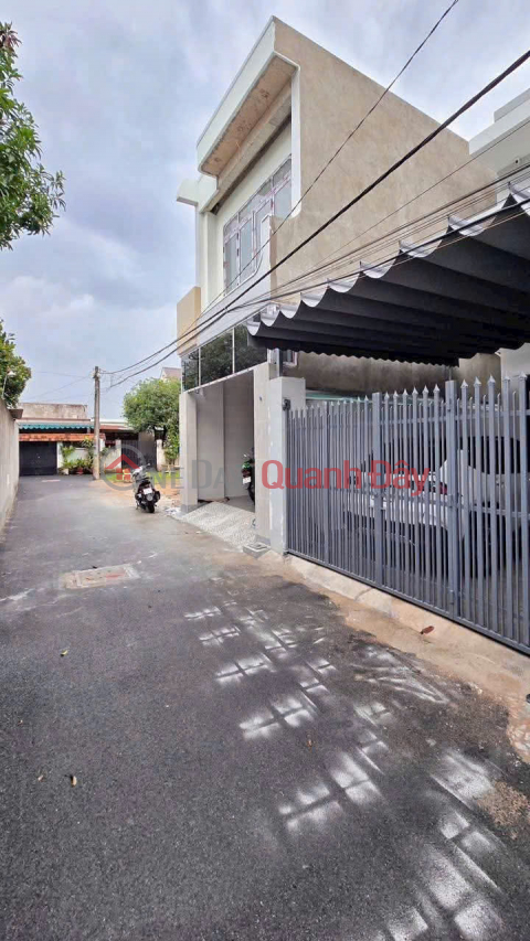 Bán đất ngay ngã tư Tân Phong, sau PCCC, đường nhựa 5m chỉ 2tỷ490 _0