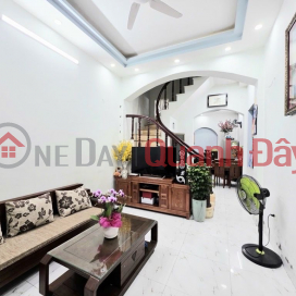House for sale on Nguyen Dinh Hoan, 40m x 4 floors, 10.9 billion, built by a private house, corner lot, three-wheeled alley, near the street _0