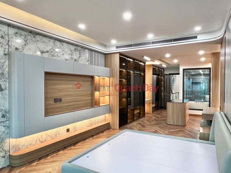 đ 33 tỷ bán nhà 7 tầng, mặt phố Nguyễn Văn Cừ, 1 mặt ngõ, vỉa hè đá bóng, vừa ở vừa kinh doanh