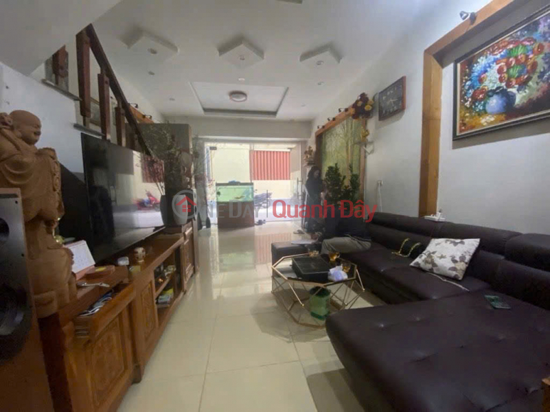 Three-story house with two street frontages in Group 5, Quang Minh, Me Linh, Hanoi. Accessible road, cars can pass through. Near the industrial park. Sales Listings