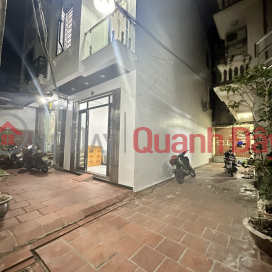 House for sale at Chua Hang near To Hieu, 40m 3 floors, corner lot PRICE 2.65 billion, very nice location _0
