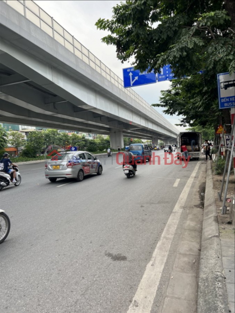 House for sale on Pham Van Dong Street, Cau Giay District. 240m Frontage 12m Approximately 30 Billion. Commitment to Real Photos. Homeowner Thien Chi _0