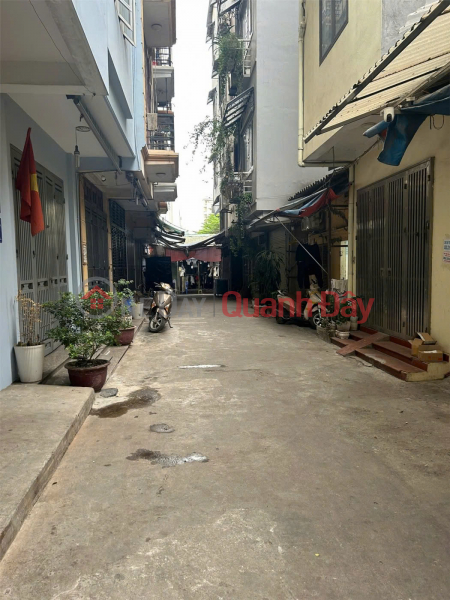 Owner selling house in Cho Nha Xanh alley - Phan Van Truong Street, Xuan Thuy, reputable owner, 17 billion VND (negotiable). Sales Listings