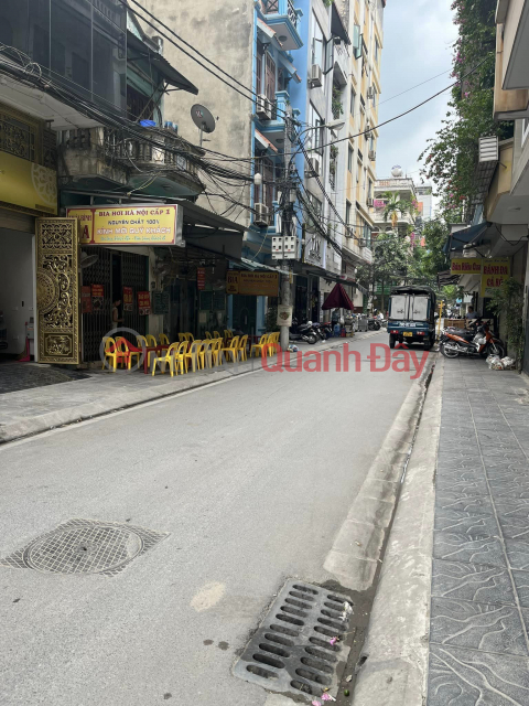 Nguyen Xien Street 45m, frontage 4m Busy business, sidewalks, cars avoid three steps to the street, 8 billion _0