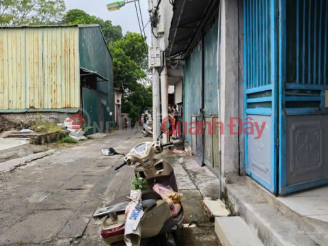 Owner wants to transfer land (giving away a level 4 house) in the military center area of factory z49 _0