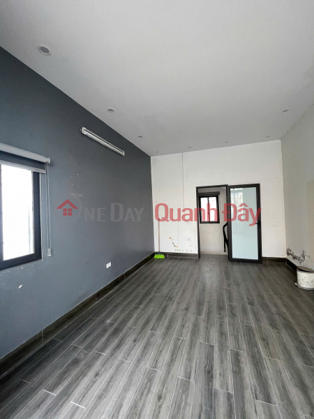 đ 8 Million/ month | House for rent in lane 255 Linh Nam, only 8 million, 3 large bedrooms, 4 floors, 35m2 floor area