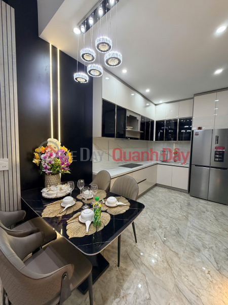 đ 5.2 Billion | 3-STORY HOUSE FOR SALE IN A CAR-ACCESSIBLE ALLEY ON NGUYEN CHAN STREET - ONLY 100M FROM THE BEACH