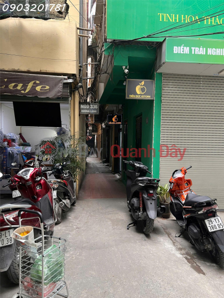 A 3-story house with a rooftop terrace, 41m², located in alley 336, Lang Street, Dong Da District, is available for rent. Rental Listings