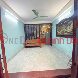 Cho thuê nhà ngõ 211 Vĩnh Hưng, 30m² x 5 tầng, 3PN, 4 WC, 10.5 Triệu/th _0