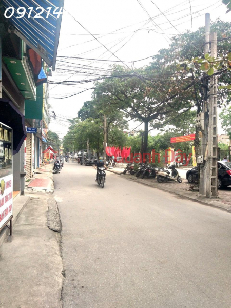 Selling land in CAU DIEN, giving a house of 2T, 42m2, 2T, live right away, 2 billion VND Sales Listings