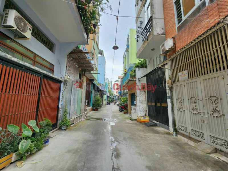 Deeply reduced from 23 billion to 16 billion, serviced apartment in Tran Van Dang, District 3, area 330m2 including 14 rooms for rent. Vietnam Sales đ 16 Billion