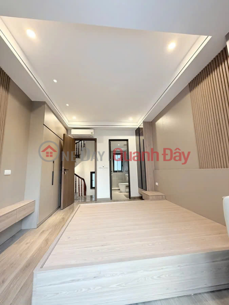 đ 6,99 tỷ | Bán nhà mới phố Việt Hưng 33 m2 X 5 tầng X 6.99 tỷ Long Biên Hà Nội.Ngõ rộng full nội thất về ở ngay.
