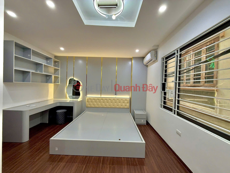 đ 6.5 Billion, CORNER HOUSE FOR SALE IN QUAN NHAN - NHAN CHINH - 35M2 - 5 FLOORS - 6M FRONTAGE - PRICE 6.5 billion contact 0817606560