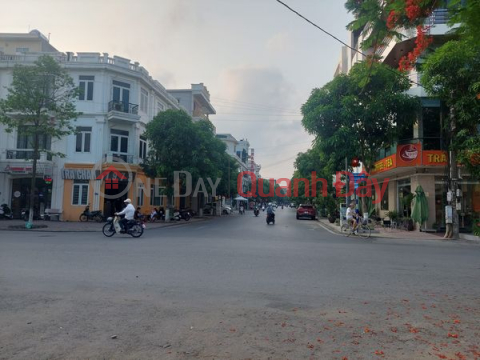 4-STOREY HOUSE FOR SALE ON THE STREET FRONT IN A PRIME LOCATION - BUSY BUSINESS. _0