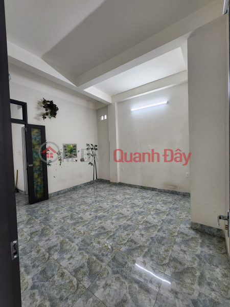 đ 30 Million/ month HOUSE FOR RENT FRONT OF A BUSSY BUSINESS RIGHT AT THE INTERSECTION OF PHUOC HAI WARD.