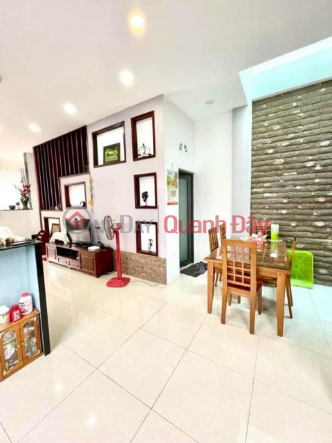 House for sale, Cach Mang Street, Tan Phu, 4 Floors, Nhon 7 Billion. _0