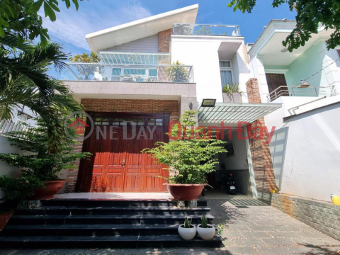 Villa for sale on National Highway 1A, Tan Thoi Nhat Ward, DISTRICT 12, 3 floors, 10m road, price reduced to 15 billion _0