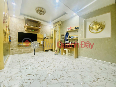 Nam Thanh Cong collective 60m 2 bedrooms facing Hoang Ngoc Phach street, Dong Da, 2.35 billion _0