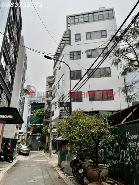 đ 15 Million/ month | The owner is looking to rent out the 4th floor of a corner building with two street frontages on Tran Thai Tong Street.
