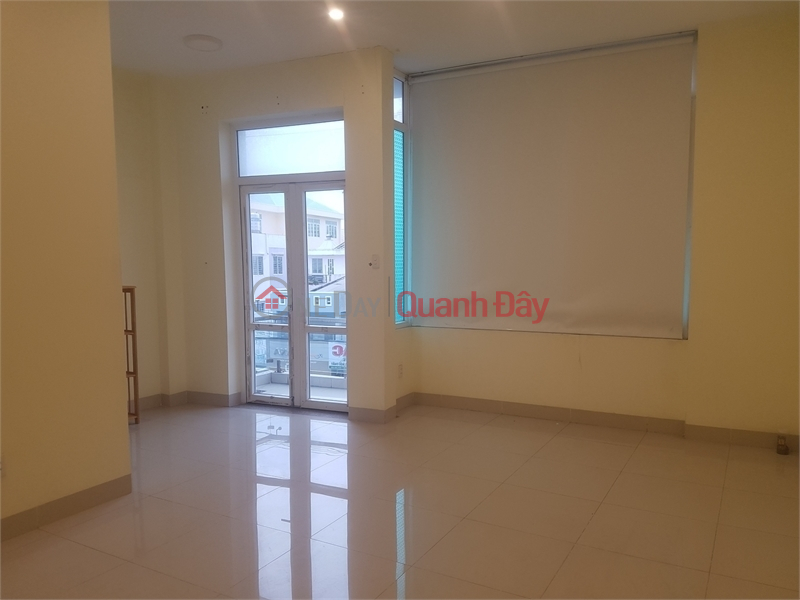 Property Search Vietnam | OneDay | Residential, Rental Listings | Front for rent 1t1l, 30\\/4 street, city, corner of densely populated intersection