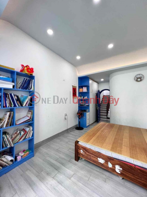 ► House near Thi Sach street, 20m car parking, 60m2, 3 floors, newly built 2 years ago, extremely sturdy, safe for children and the elderly, 4.5 _0