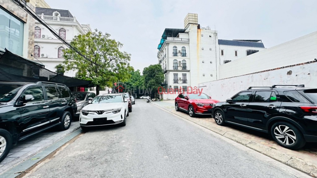Property Search Vietnam | OneDay | Residential, Sales Listings, House for sale in Viet Hung, 329m², 12.2m frontage, subdivided plot, sidewalk, parking available day and night.