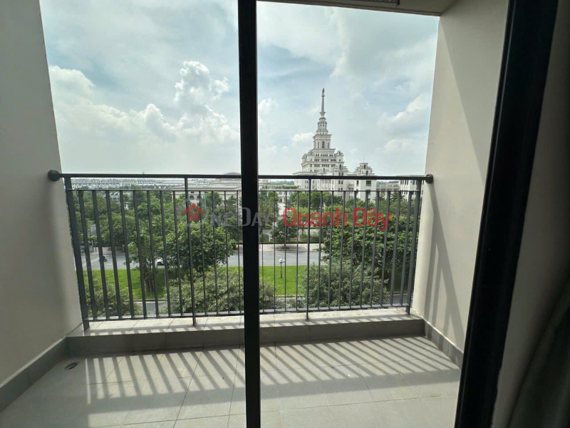 đ 9 Million/ month, Direct owner renting out apartment with Vinuni view, S2.17, 2 bedrooms, 2 bathrooms, fully furnished.