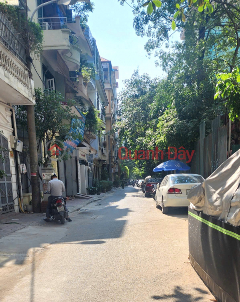 House for sale in Hoang Sam, Cau Giay, P. Lo Via Hexa, car free, business, slightly over 17 billion. _0