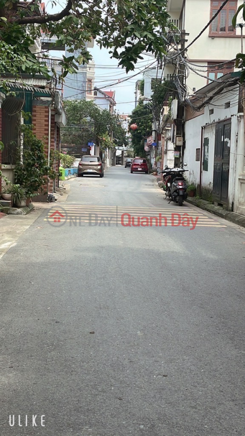 House for sale 30m x 5 floors, alley 44 Duc Giang, brand new, ready to move in, 10m to car bypass, only 5.4 billion, negotiable. Contact 0936123469 _0