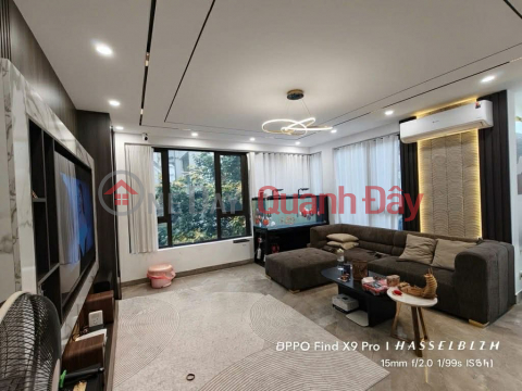 Beautiful house on Nguyen Van Cu street, corner plot, 6 floors with elevator, car access to the house. _0
