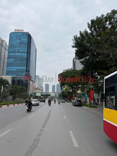 Siêu H-ot! Bán căn hộ tầng 2 siêu đẹp Nguyễn Chí Thanh, Đống Đa - Giá 5 tỷ 680 có thương lượng _0