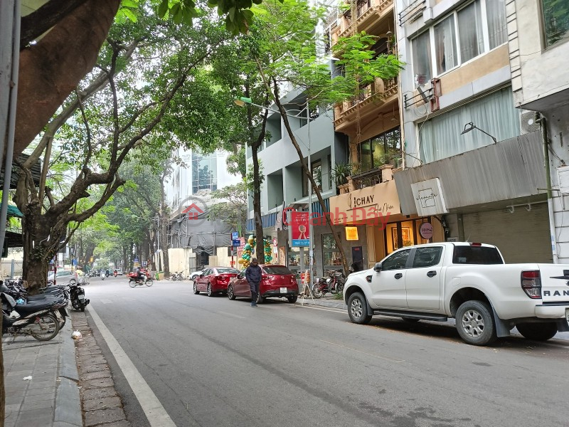 The Owner is Looking for a Tenant to Rent a Beautiful Nguyen House for Business on Trieu Viet Vuong Street, HBT District Rental Listings