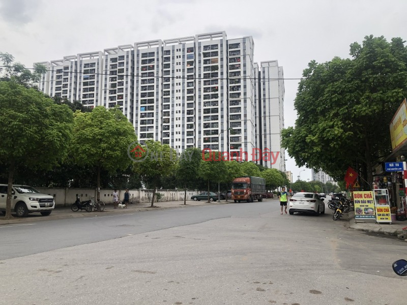 MAI PHUC TOWNHOUSE, WIDE ROAD, VIN NEIGHBORS WITH THOUSANDS OF AMENITIES Sales Listings