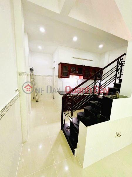 đ 4 tỷ, DT 41m2 - 2 tầng - Âu Dương Lân - 2PN.2WC - Nhà ở Ngay - có 4tx xíu