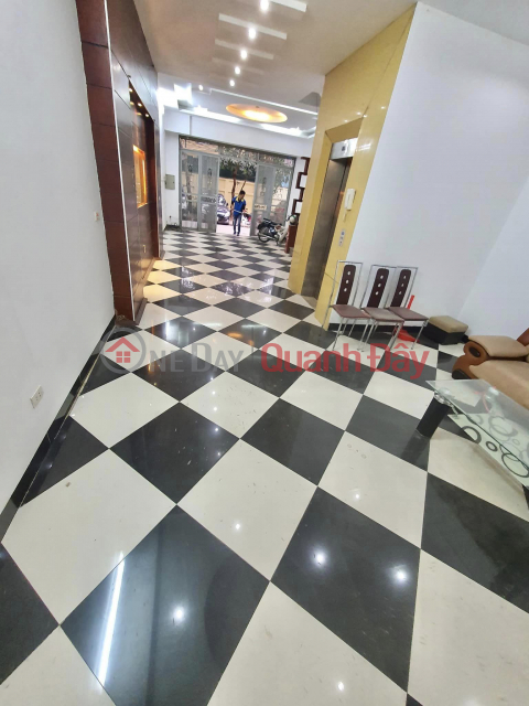 House for rent on Nguyen Khanh Toan street, 65m2 x 5 floors, car, elevator, price 42 million VND _0