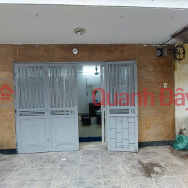 Cho thuê nhà TT tầng 1 Quỳnh Mai, 10tr/tháng. 70m, mặt tiền 5m, ngõ 2 ô tô tránh, 2 ngủ, 1 VS, 1 khách, 1 _0