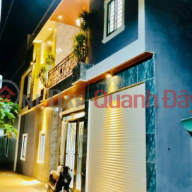 Residential house for sale right at Bach Hoa green street, Bui Trong Nghia street, the market is about 150m long _0