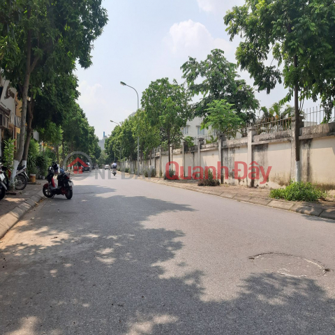 CẮT LỖ NHẸ – BÁN NHANH Lô góc 81m2 Thuận An, mặt tiền 20m, đường lớn 0989894845 _0