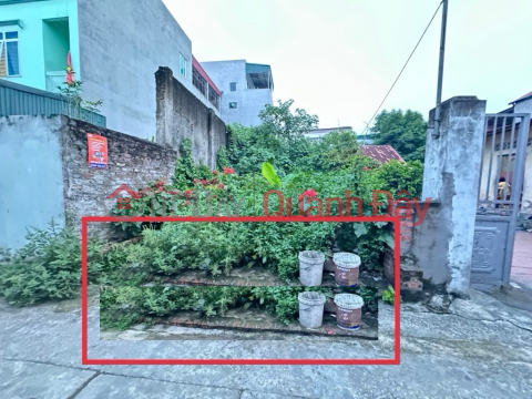 Land for sale in Xom Thuong, To market, Uy No, 107 square meters of car space, slightly blooming, 5 billion. Contact: 0936123469 _0