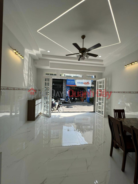Beautiful house Thich Quang Duc Ward 5, Phu Nhuan District. 4.7mx 9m reduced to only 5.3 billion VND _0