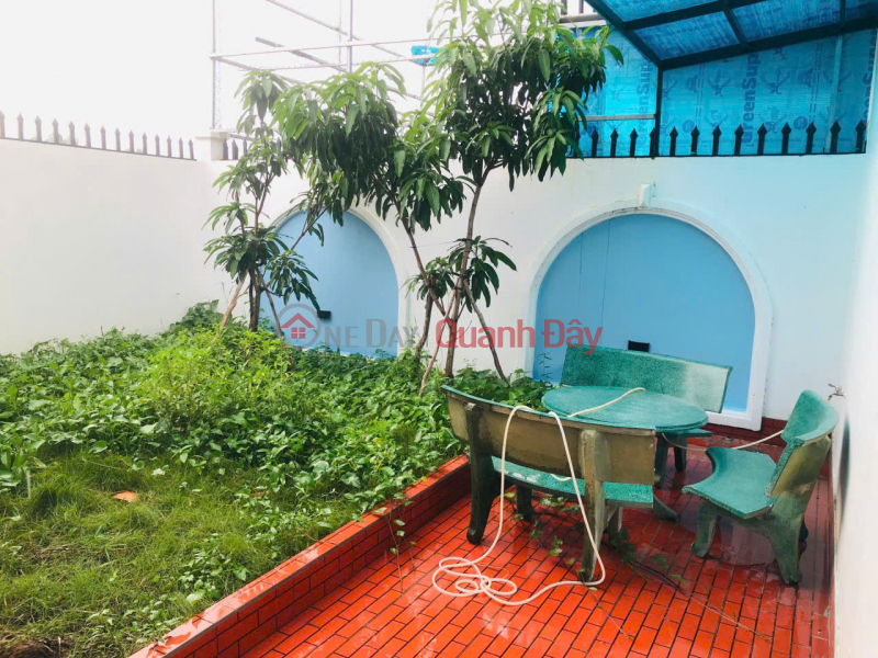 đ 4 Billion, Villa for sale with garden and swimming pool, full residential land on land right in Cau Tram Industrial Park, Long Trach, Can Duoc, Long An