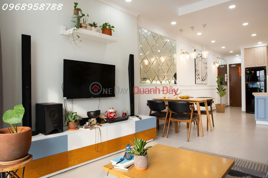 Selling a high-end 2-bedroom apartment at THE GOLDVIEW, District 4. Title deed coming soon, high-value rental contract already in place. Sales Listings