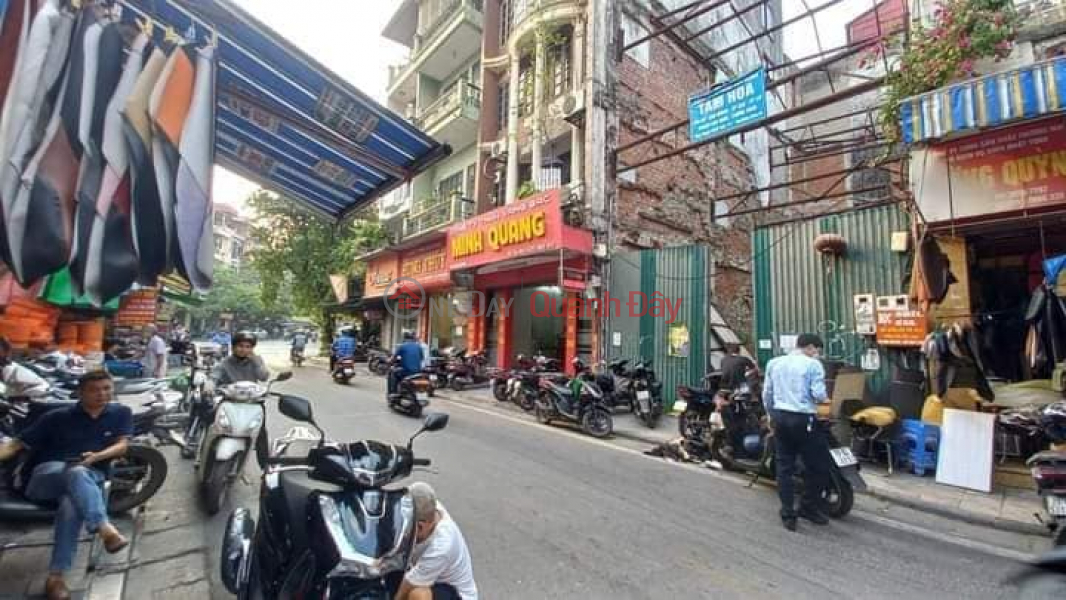 Extremely rare on Nguyen Van Loc street, Ha Dong, 300m2, corner lot, sidewalk, classy business Sales Listings