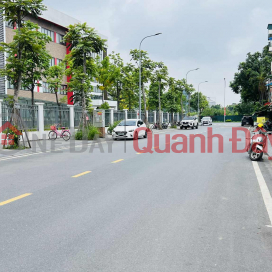 Corner house for sale in Co Linh-Thach Ban, 100m x 4 floors, 1 basement, 20m frontage, sidewalk, 3 cars can pass each other _0