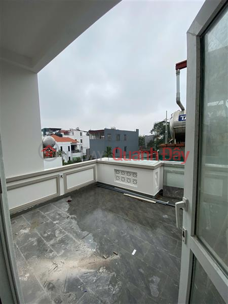 đ 4.3 Billion NEWLY BUILT 3-STOREY HOUSE IN THUY HA BAC HONG, READY TO MOVE IN - FULL FACILITIES - CAR SLEEPING INSIDE THE HOUSE - PRICE 4.3 BILLION