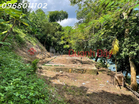 Chính chủ bán đất tay chạm hồ Hoà Bình cực đẹp, diện tích 817m2, thổ cư 300m. _0