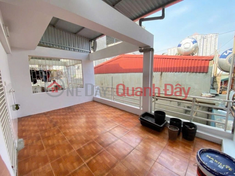 cầu giấy DT 36m x5 tầng 7,86 tỷ ngõ thông,gần ô tô,full nội thất _0