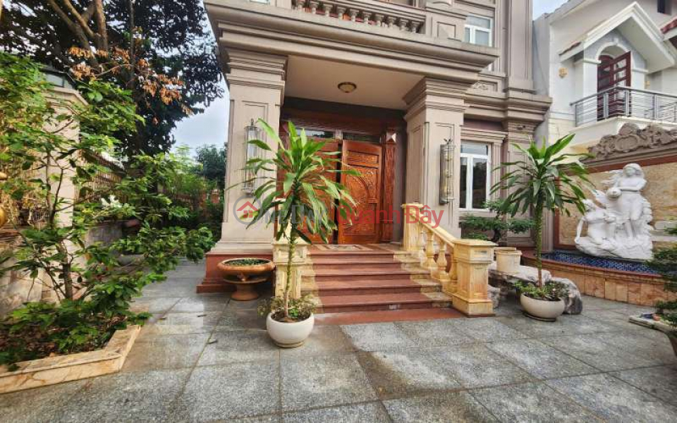 Owner rents out Saigon riverside villa on Tran Nao street, District 2 Rental Listings