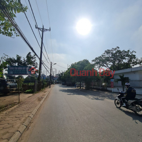 Land for sale Resettlement area Gia Lam – Hanoi. 80m2, nearly 6m frontage, 13m road with sidewalk. Contact 0989894845 _0