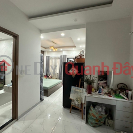 DISTRICT 10 CENTER - 4 FLOORS - 40.4M2 (4.4 x 9) WITH A 6.1M WIDER REAR - CLOSE TO THE MAIN ROAD - 8.x BILLION VND _0